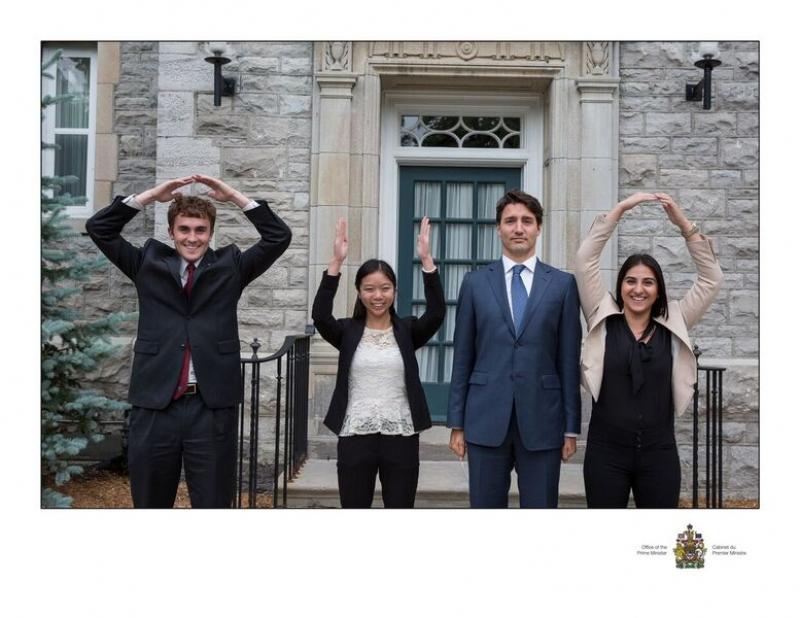 Ohio State students with Justin Trudeau