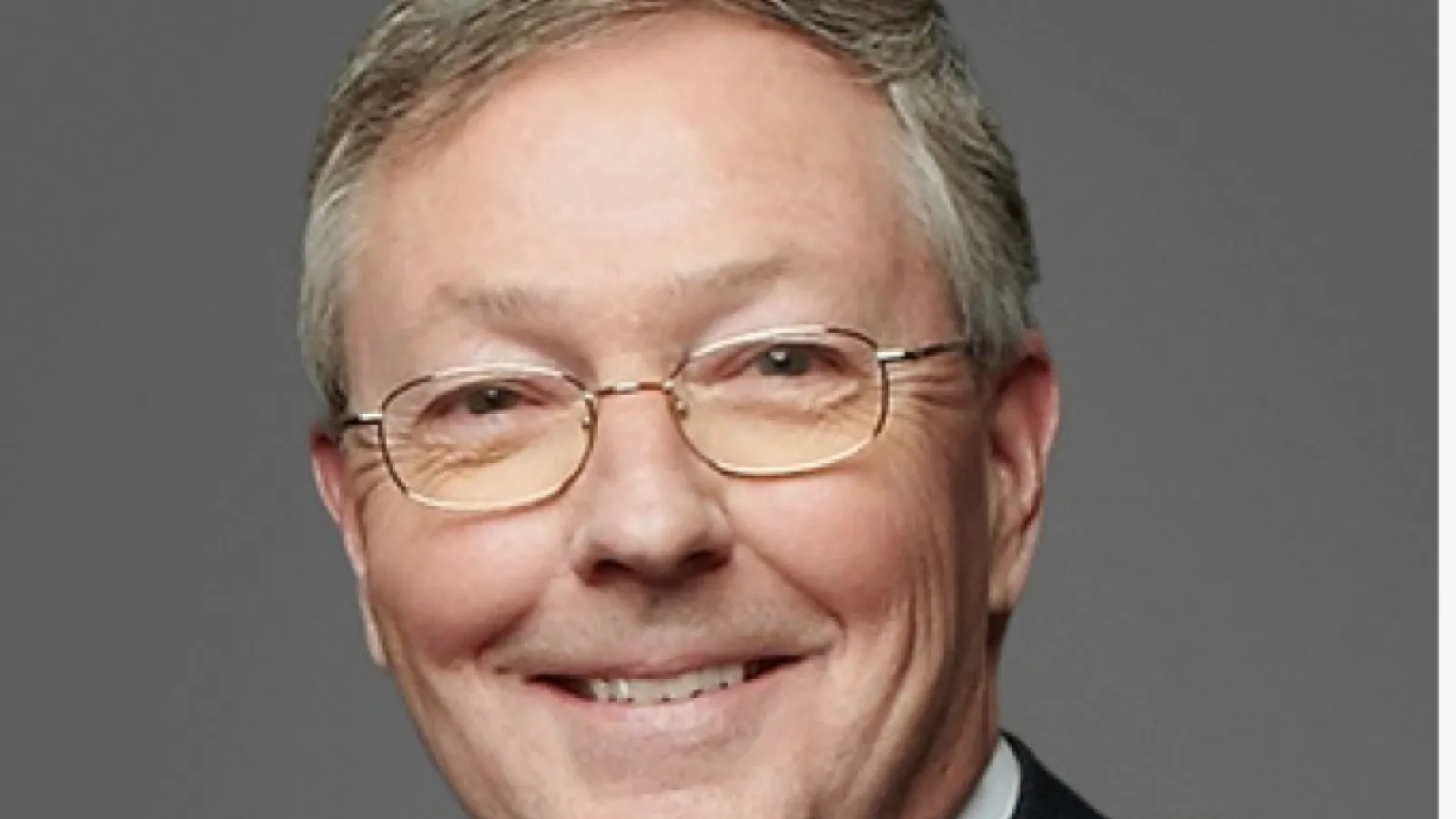 Carter Phillips headshot