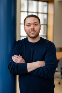 Gregory Leslie headshot