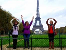 Photo of Ohio State students in Paris