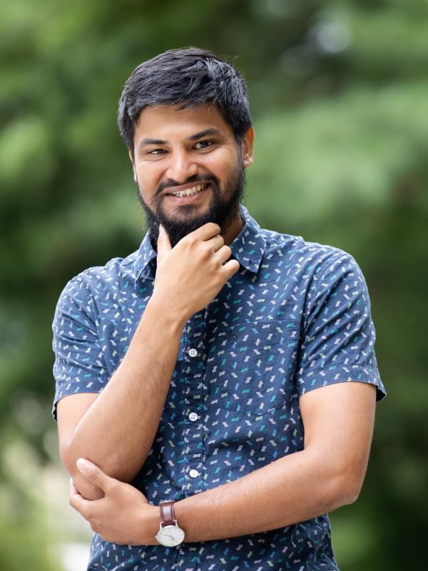 Desai headshot